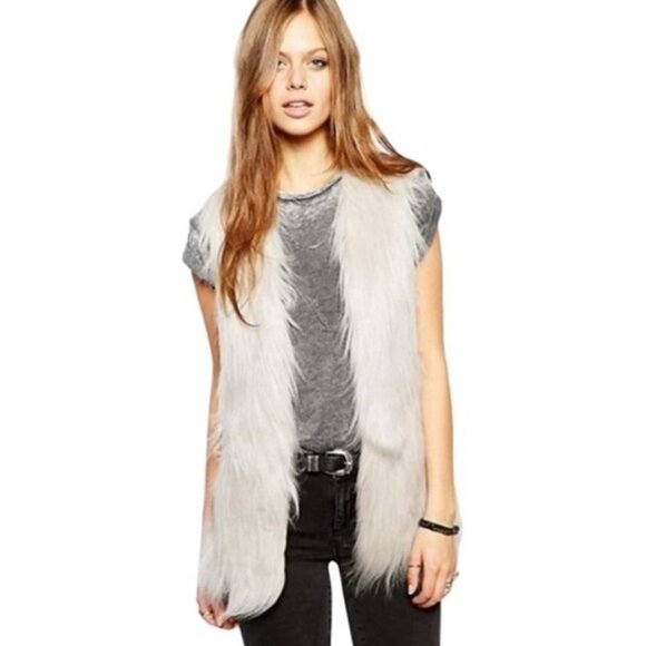 NWOT Unreal Fur cream faux fur sleeveless vest, L - Picture 1 of 9